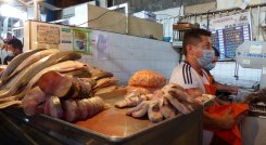 Poca afluencia de compradores de pescado reportan algunos vendedores en Táchira. Foto Anggy Polanco / La Opinión