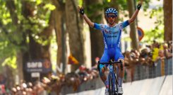 Simon Yates voló en la etapa 14 del Giro de Italia