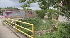 Una de las problemáticas es el colector de aguas lluvias que requiere canalización completa. /Foto: Pablo Castillo/La Opinión