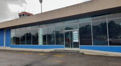 Nueve años de cierre comercial tiene el aeropuerto de San Antonio. Foto Anggy Polanco / La Opinión  