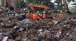 Catorce muertos en derrumbe de un edificio en India./Foto: AFP