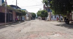 La calle 5 es una de las vías principales del barrio Comuneros, pero beneficia a la movilidad de otros barrios de la comuna 7. / Foto: Cortesía/La Opinión