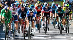 El belga Philipsen gana al esprint la 15ª etapa del Tour