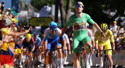  Van Aert gana la octava etapa del Tour de Francia