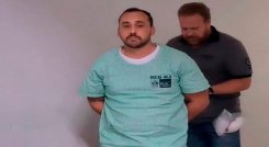 El especialista médico fue entregado a las autoridades por sus compañeros de trabajo.