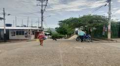 En el barrio hay dos canchas de tierra las cuales están en malas condiciones./ Fotos: Darlin Ramírez/La Opinión