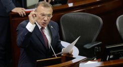 El senador Roy Barreras tendrá la misión de garantizar que el Acuerdo Nacional de Petro consolide la agenda legislativa para este primer año de gobierno. / Foto: Colprensa