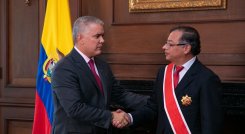 Duque condecoró a Petro, a dos días de su posesión como nuevo presidente./Foto: Colprensa