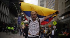 Miles de colombianos ocupan el centro de Bogotá para celebrar llegada de Petro./Foto: Colprensa
