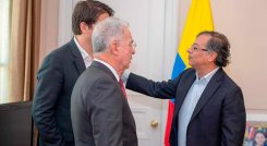 Álvaro Uribe y Gustavo Petro.