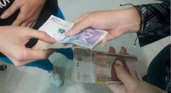 La facilidad y rapidez para pagar es la principal razón por la que se usa el dinero en efectivo./ Foto Archivo La Opinión