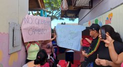 Protestaron en zona popular de San Cristóbal por cambios de directoras de planteles.