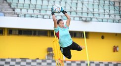 La selección Colombia Sub-17 femenina está lista para enfrentar a Nigeria. Laura Agudelo arquera de la tricolor en acción. (Foto cortesía/FCF).