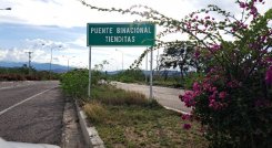 Vista aérea del puente de Tienditas que une a Villa del Rosario con el municipio de Pedro María Ureña, en Venezuela