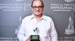 Giuseppe Cattai recibió el Premio al Mérito Empresarial. / Foto Cortesía