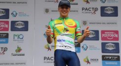 Jaider Muñoz, es el líder de la Vuelta del Porvenir colombiano.
