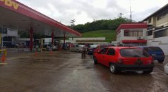 Aplican terminal de placa para echar gasolina en la región. 