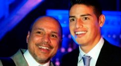 El volante colombiano James Rodríguez junto a Juan Carlos Restrepo. 
