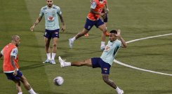 Brasil con un equipo alterno espera cerrar invicto su grupo.
