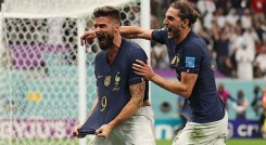 Giroud lleva a Francia semifinales. 