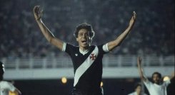 Roberto Dinamita fue uno de los grandes jugadores que tuvo la selección brasileña e la década de los años 70 y 80.