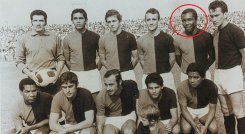 En esta foto de 1971 del Cúcuta Deportivo, segundo de derecha (de pie) está Wilson Barona, destacado futbolista que terminó quedándose en la ‘Perla del Norte’.