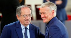 Noël Le Graët, (izquierda), fue cesado de su cargo de presidente de  la Federación francesa de fútbol, a pesar de disculparse por los comentarios hacia Zinedine Zidane. 