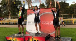 Keily Delgado, (primera a la derecha) logró la medalla de bronce en mayores.