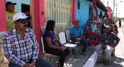 "Muerte lenta", el licor artesanal que enlutó fiesta del Año Nuevo en Venezuela./Foto: AFP