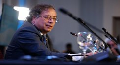 El presidente Petro controvierte con la prensa