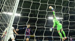 El Barcelona resiste en el Bernabéu y se acerca a la final de Copa