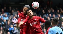 El Liverpool, lejos de toda posibilidad del título en la Liga Premier, le puede hacer el daño al Arsenal.