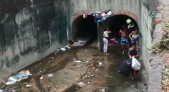 Habitantes de calle Puente Barco
