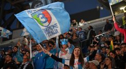 Los aficionados del Nápoles de Italia festejaron con mucha alegría el nuevo título de su equipo.