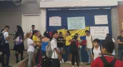 Nueva mesa de trabajo entre la Secretaría de Educación y el colegio La Divina Pastora.