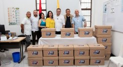 Leonardo Jácome entregó 176.000 firmas a la Registraduría de Cúcuta./Foto cortesía