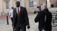 El defensor francés Benjamín Mendy, compareció ante los juzgados por supuesto delito de violación.