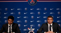 El delantero Kylian Mbappé seguirá una temporada más con el París SG para terminar su contrato.