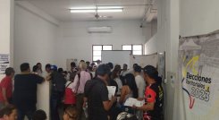 En medio de una gran congestión terminaron las inscripciones de candidatos./Foto La Opinión