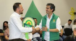 Jhon Eddison Ortega recibió el ‘sello verde’ que lo acredita como el candidato oficial del partido Alianza Verde a la Gobernación ./ Foto: cortesía 