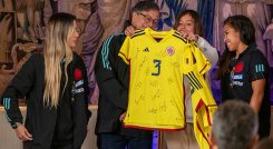 Gustavo Petro, Selección Colombia femenina. 