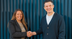 La vicepresidenta de Negocios de Empresas en Davivienda, Gladys Corredor, y el CEO del Grupo Siigo para LATAM David Ortiz. / Foto: Cortesía