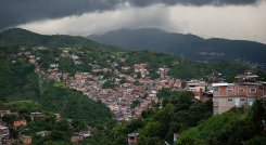 Entre el caos y la resistencia: así afrontan falta de servicios públicos en Venezuela