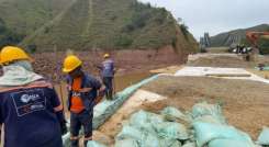 Trabajos en El Tarrita para habilitar el paso en la vía Cúcuta-Ocaña/Foto cortesía