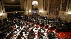 Sigue debate a la reforma a la salud