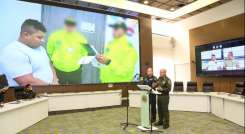 La policía presenta aquí a los dos hermanos que quedaban por capturar de la banda Los Curva/Foto Cortesía Policía