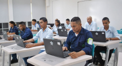 Un grupo de profesionales egresados del Sena adelantan mejoras a la plataforma digital de aprendizaje de la institución. 