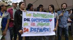 Más de 3.300 estudiantes se beneficiarán. / Fotos Archivo/ La Opinión 