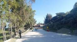 La vía se cerró desde las 5:00 de la mañana, impidiendo el paso de todos los vehículos, por lo que las autoridades tuvieron que intervenir.  / Fotos: Cortesía / La Opinión 