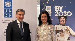 Javier Flores, director general de la FMBBVA, y Michelle Muschett, directora regional del PNUD para América Latina y el Caribe. / Foto: Cortesía